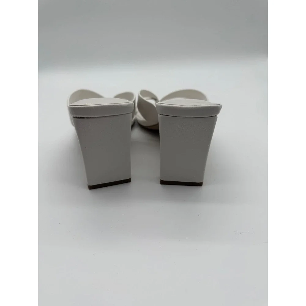 BCBGeneration Flian White Leather Thong Block Heel Sandals Cloud Dancer‎ 6.5M